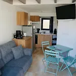 Clos Des Aigrettes -appartements A 30m Du Port De , Ile D Oleron -commerces Et Plages A Pied 4*