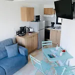 Clos Des Aigrettes -appartements A 30m Du Port De , Ile D Oleron -commerces Et Plages A Pied アパートホテル