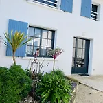 Clos Des Aigrettes -appartements A 30m Du Port De , Ile D Oleron -commerces Et Plages A Pied Aparthotel La Cotinière