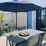 Clos Des Aigrettes -appartements A 30m Du Port De , Ile D Oleron -commerces Et Plages A Pied 4*