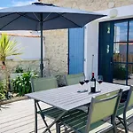 Clos Des Aigrettes -appartements A 30m Du Port De , Ile D Oleron -commerces Et Plages A Pied Aparthotel