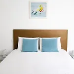 Clos Des Aigrettes -appartements A 30m Du Port De , Ile D Oleron -commerces Et Plages A Pied Aparthotel 4*
