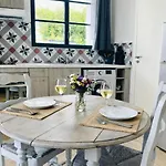 Clos Des Aigrettes -appartements A 30m Du Port De , Ile D Oleron -commerces Et Plages A Pied La Cotinière