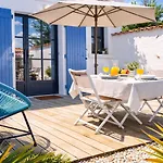 Clos Des Aigrettes -appartements A 30m Du Port De , Ile D Oleron -commerces Et Plages A Pied