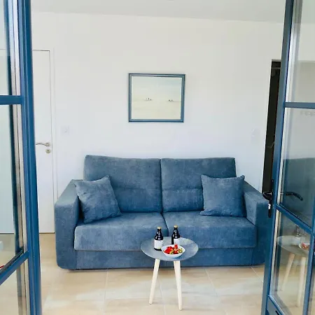 Апарт-отель Clos Des Aigrettes -appartement De Charme Et Confort A 30m Du Port De 4*