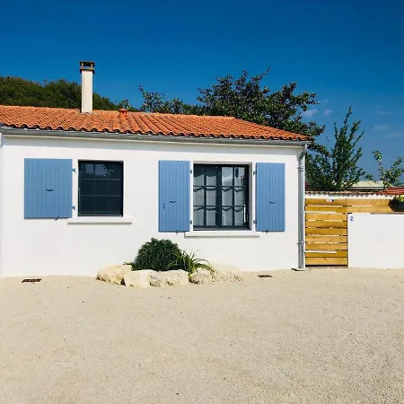 Clos Des Aigrettes -appartement De Charme Et Confort A 30m Du Port De 4*