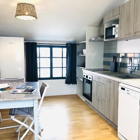 Clos Des Aigrettes -appartement De Charme Et Confort A 30m Du Port De Апарт-отель