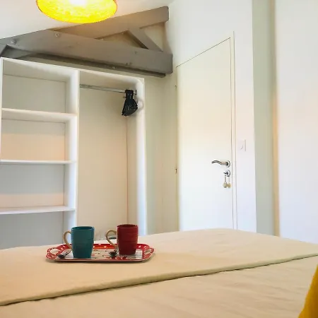 Clos Des Aigrettes -appartement De Charme Et Confort A 30m Du Port De Апарт-отель 4*