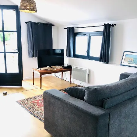 Clos Des Aigrettes -appartement De Charme Et Confort A 30m Du Port De 4*