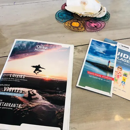 Clos Des Aigrettes -appartement De Charme Et Confort A 30m Du Port De Апарт-отель 4*