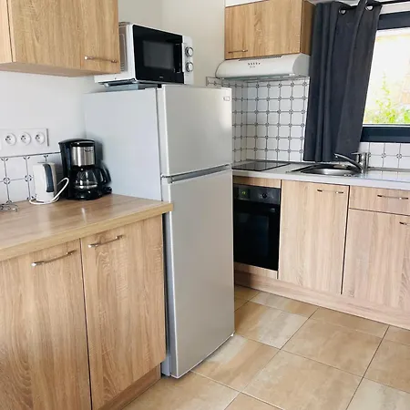Aparthotel Clos Des Aigrettes -6 De Charme Et Confort A 30m Du Port De 3*