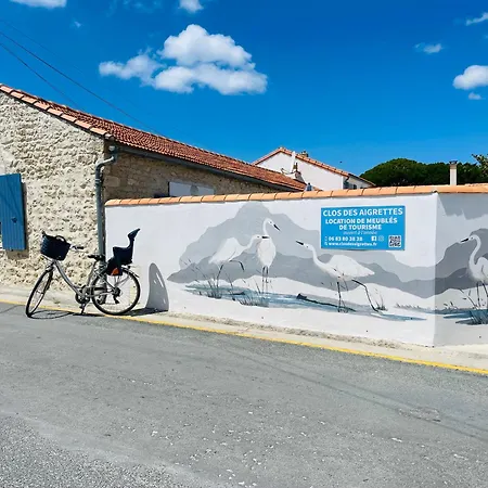 Апарт-отель Clos Des Aigrettes -appartement De Charme Et Confort A 30m Du Port De 4*