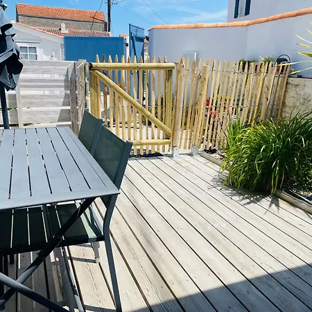 Clos Des Aigrettes -appartements A 30m Du Port De , Ile D Oleron -commerces Et Plages A Pied Hotel apartamentowy 4*