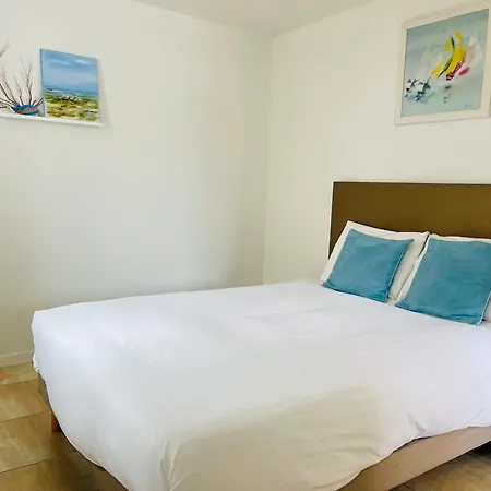 Aparthotel Clos Des Aigrettes -6 De Charme Et Confort A 30m Du Port De 3*