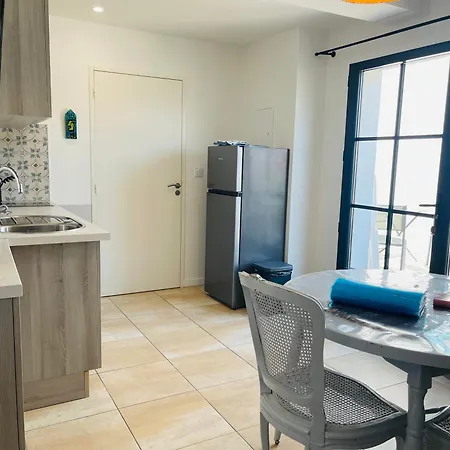Clos Des Aigrettes -appartements A 30m Du Port De , Ile D Oleron -commerces Et Plages A Pied 4*