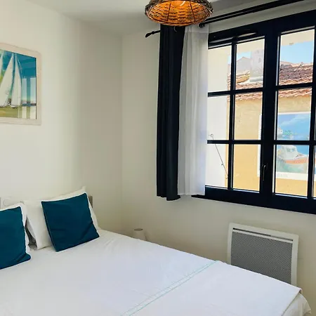 Clos Des Aigrettes -appartements A 30m Du Port De , Ile D Oleron -commerces Et Plages A Pied 4*