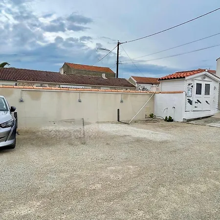Clos Des Aigrettes -6 De Charme Et Confort A 30m Du Port De 3*