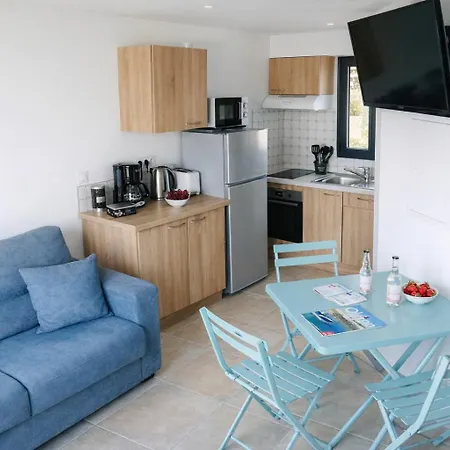 Clos Des Aigrettes -appartements A 30m Du Port De , Ile D Oleron -commerces Et Plages A Pied 4*