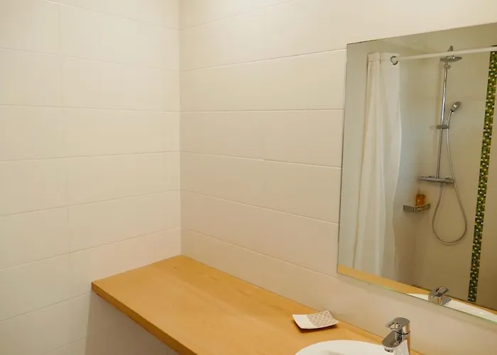 Clos Des Aigrettes -6 De Charme Et Confort à 30m Du Port De Apart-hotel 4*