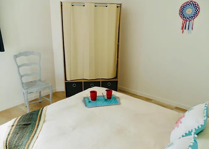 Clos Des Aigrettes -appartement De Charme Et Confort A 30m Du Port De Aparthotel 4*