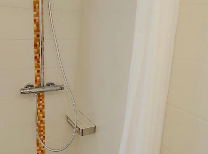 Clos Des Aigrettes -appartement De Charme Et Confort A 30m Du Port De Aparthotel