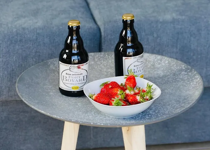 Clos Des Aigrettes -appartement De Charme Et Confort A 30m Du Port De Aparthotel 4*