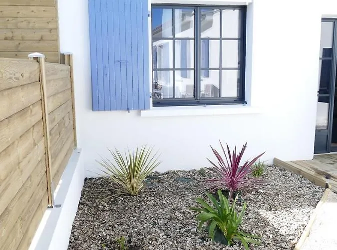 Clos Des Aigrettes -appartement De Charme Et Confort A 30m Du Port De Aparthotel