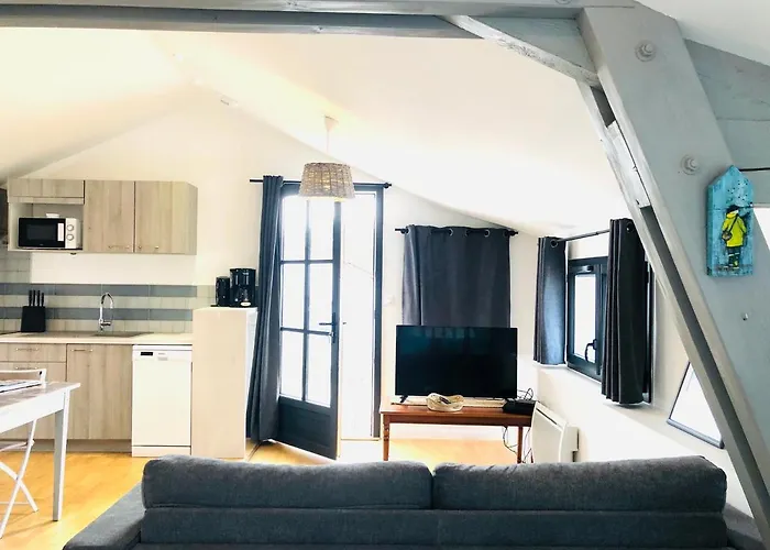 Clos Des Aigrettes -appartement De Charme Et Confort A 30m Du Port De