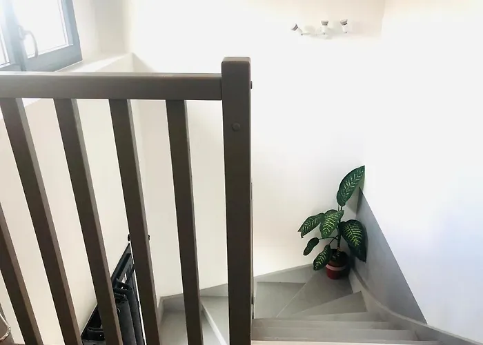 Aparthotel Clos Des Aigrettes -appartement De Charme Et Confort A 30m Du Port De