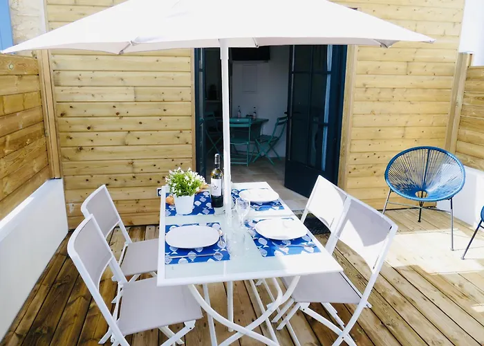 Clos Des Aigrettes -appartement De Charme Et Confort A 30m Du Port De